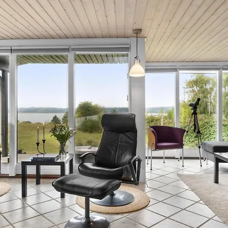 別荘 4 Bedroom Amazing In Roslev