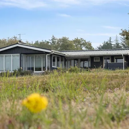 4 Bedroom Amazing In Roslev