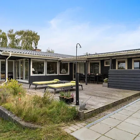 別荘 4 Bedroom Amazing In Roslev